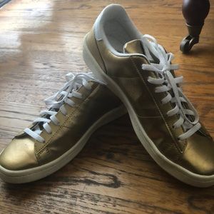 !!WORN ONCE!! New Balance gold 791